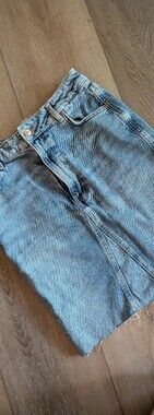ZARA High-Rise Light Blue Washed Denim Jeans